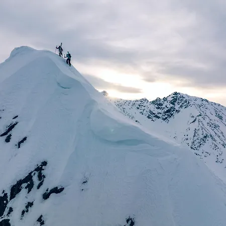 Jaeger-1 By Interhome